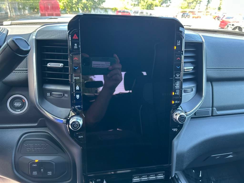 New 2026 RAM 2500 Laramie AWD/4WD image 16