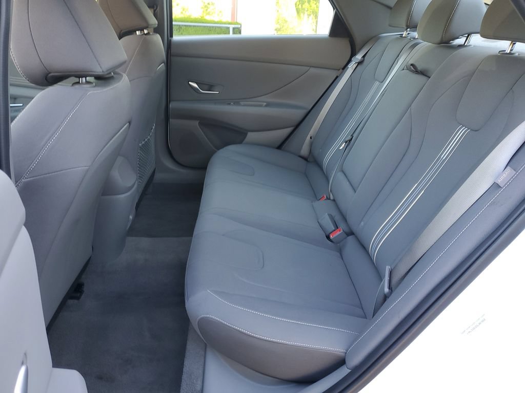 Used 2025 Hyundai Elantra SEL FWD image 10