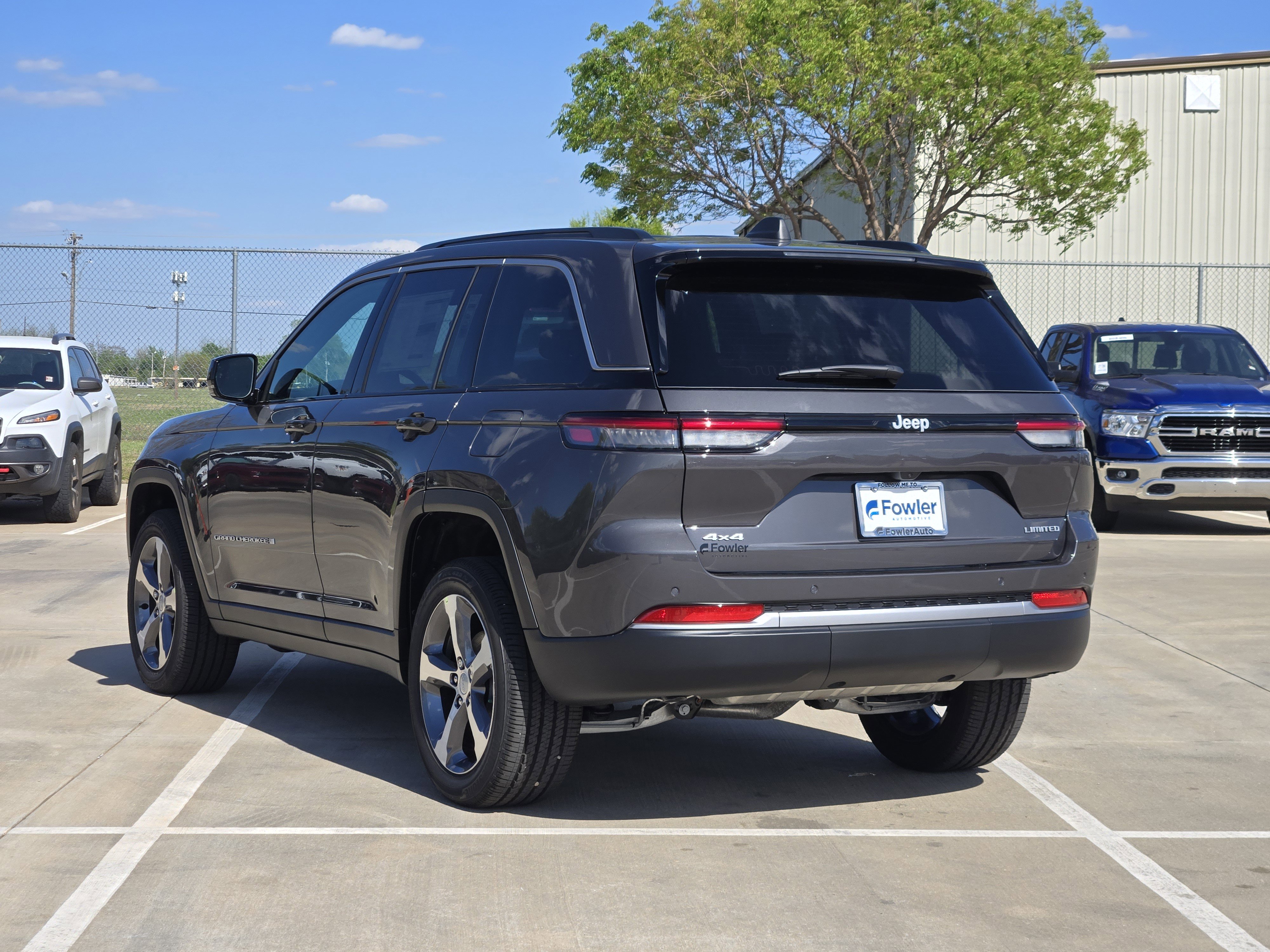 New 2026 Jeep Grand Cherokee Limited AWD/4WD image 3