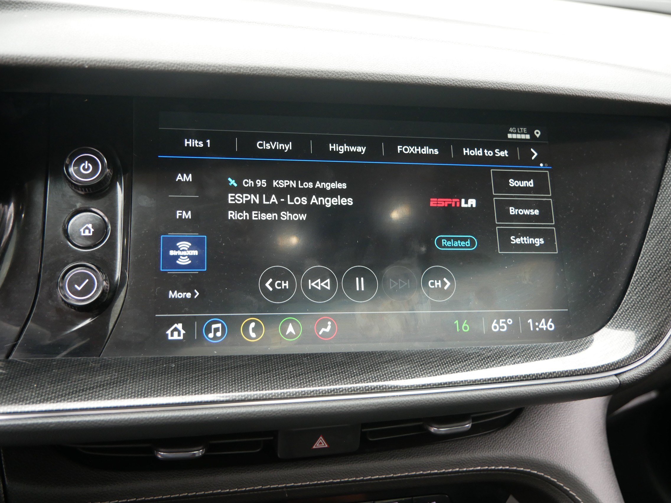 Used 2022 Buick Envision Essence w/ Technology Package II AWD/4WD image 22
