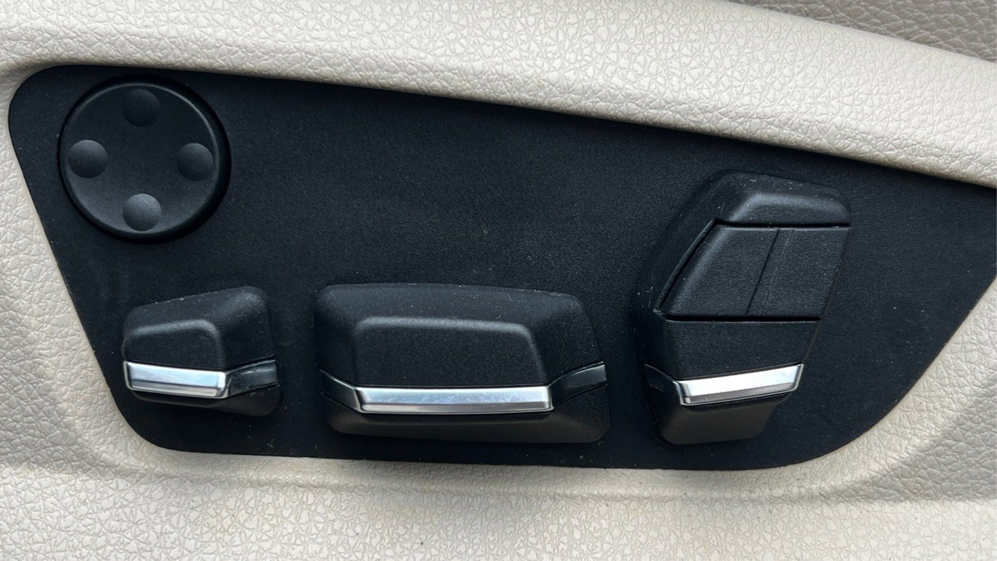 Used 2012 BMW 550i xDrive Sedan AWD/4WD image 51