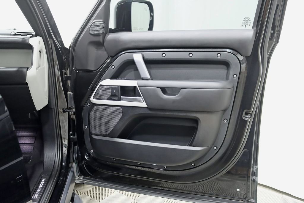 Used 2021 Land Rover Defender 110 X-Dynamic HSE AWD/4WD image 35