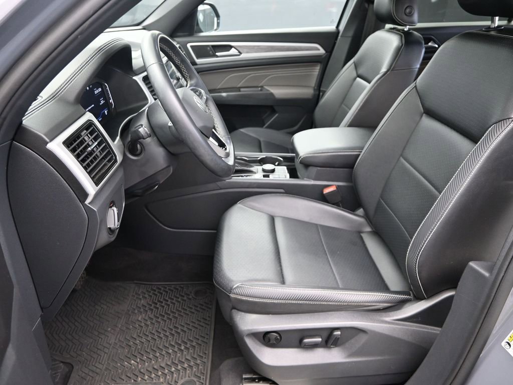 Used 2022 Volkswagen Atlas Cross Sport SE w/ Panoramic Sunroof Package image 15