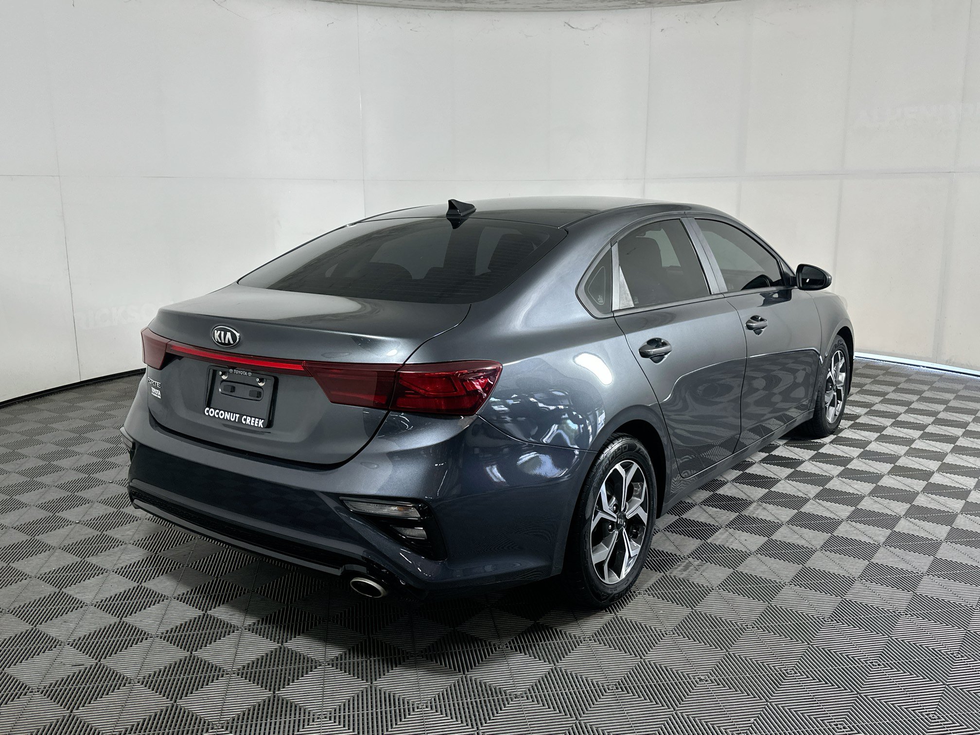 Used 2021 Kia Forte LXS FWD image 3