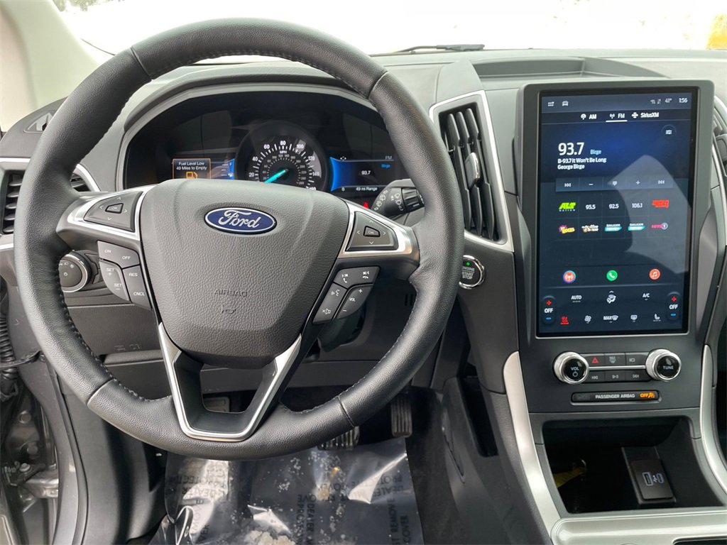 Used 2023 Ford Edge SEL w/ Convenience Package image 11