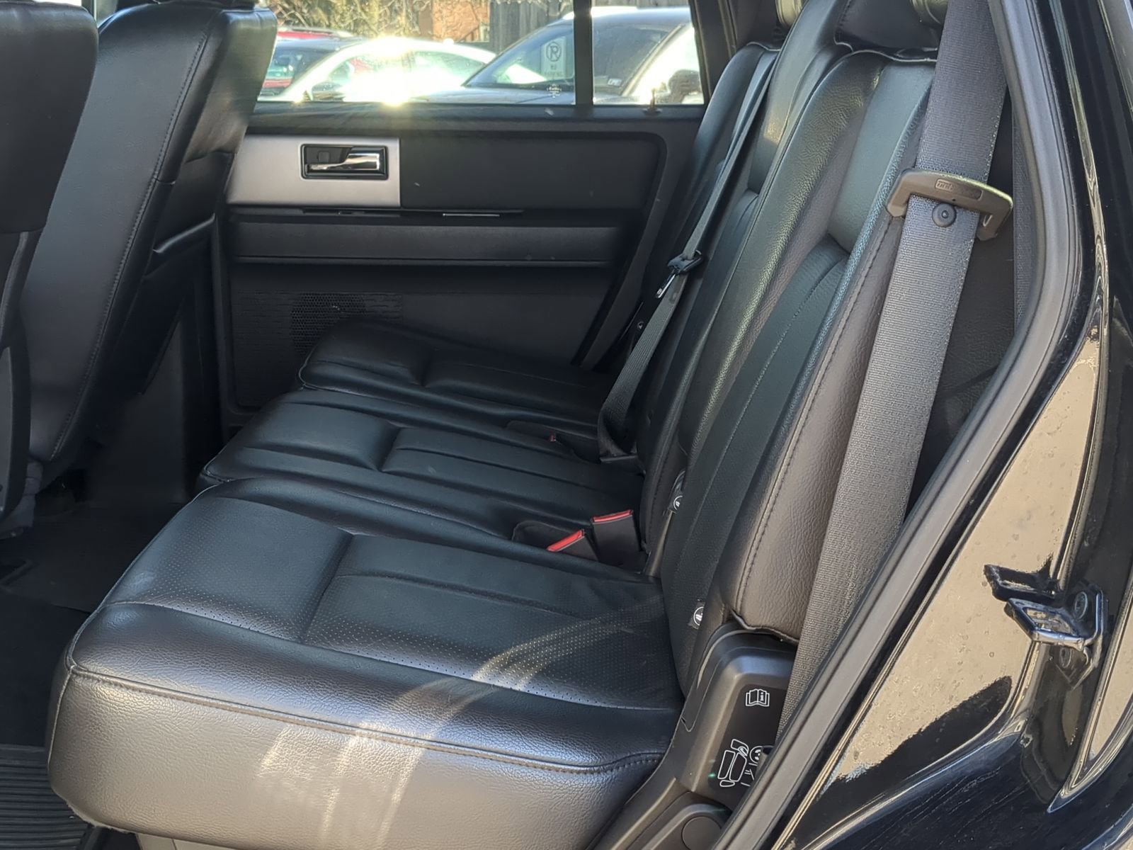 Used 2011 Ford Expedition Limited image 23