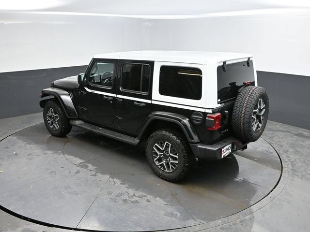 New 2026 Jeep Wrangler Unlimited Sahara w/ Whitecap Package AWD/4WD image 34