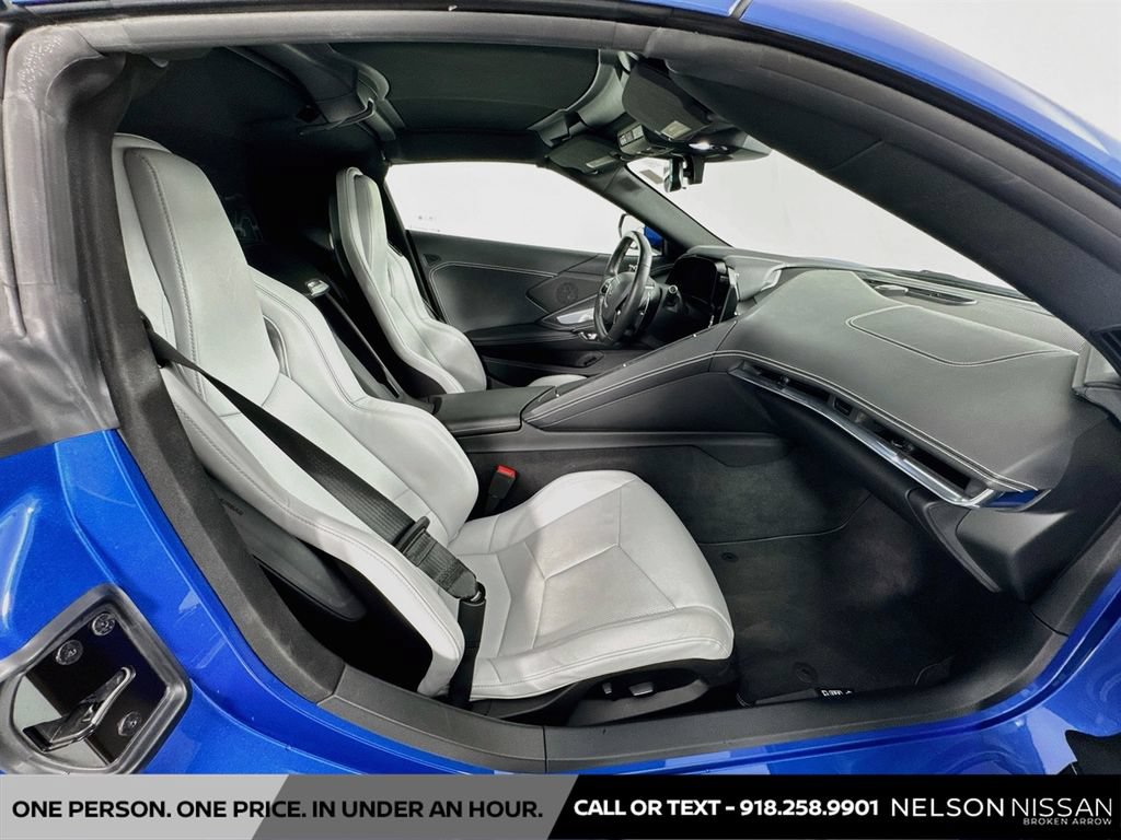 Used 2020 Chevrolet Corvette Stingray Coupe w/ 1LT RWD image 24