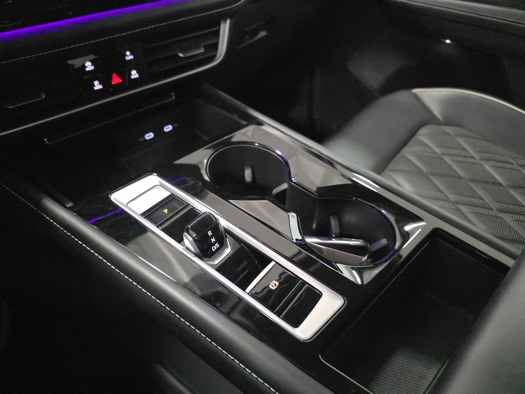 Used 2024 Volkswagen Atlas SEL Premium R-Line image 21