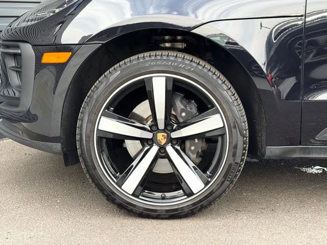 Certified 2025 Porsche Macan image 11