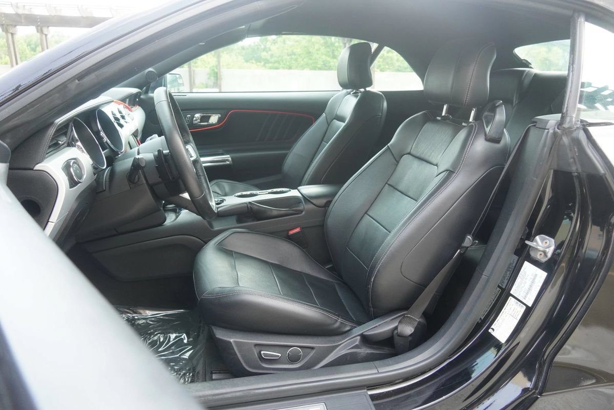 Used 2015 Ford Mustang Premium RWD image 4
