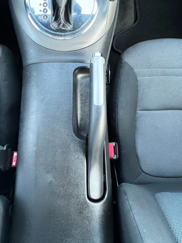 Used 2008 Pontiac Solstice Convertible w/ Preferred Package image 12