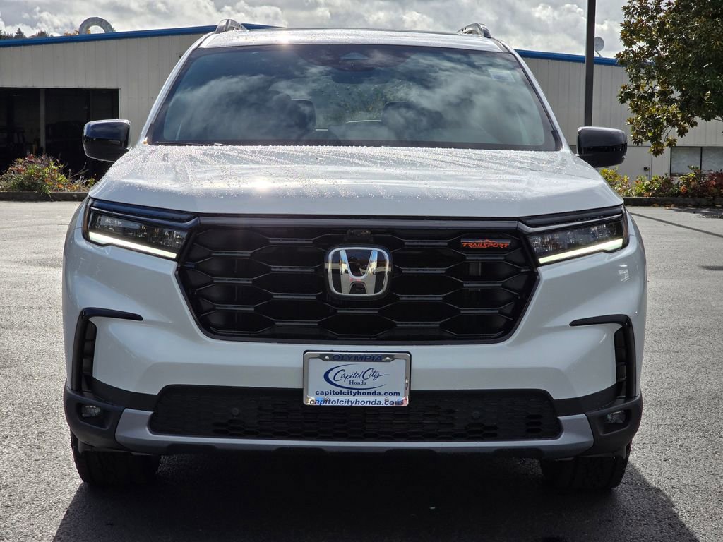 New 2025 Honda Pilot TrailSport image 2