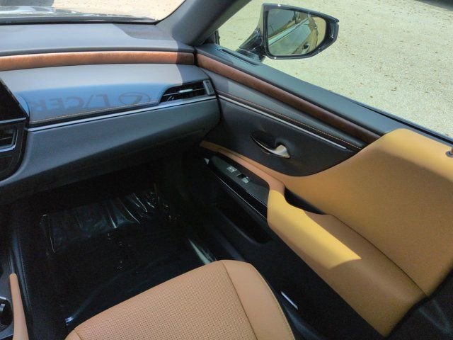 Certified 2025 Lexus ES 350 w/ Premium Package FWD image 17