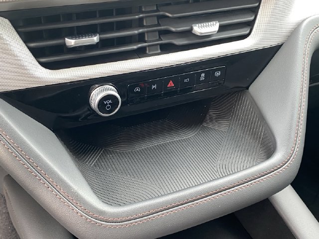 Certified 2025 Ford Explorer Active AWD/4WD image 28