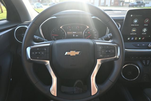 Used 2023 Chevrolet Blazer LT FWD image 44