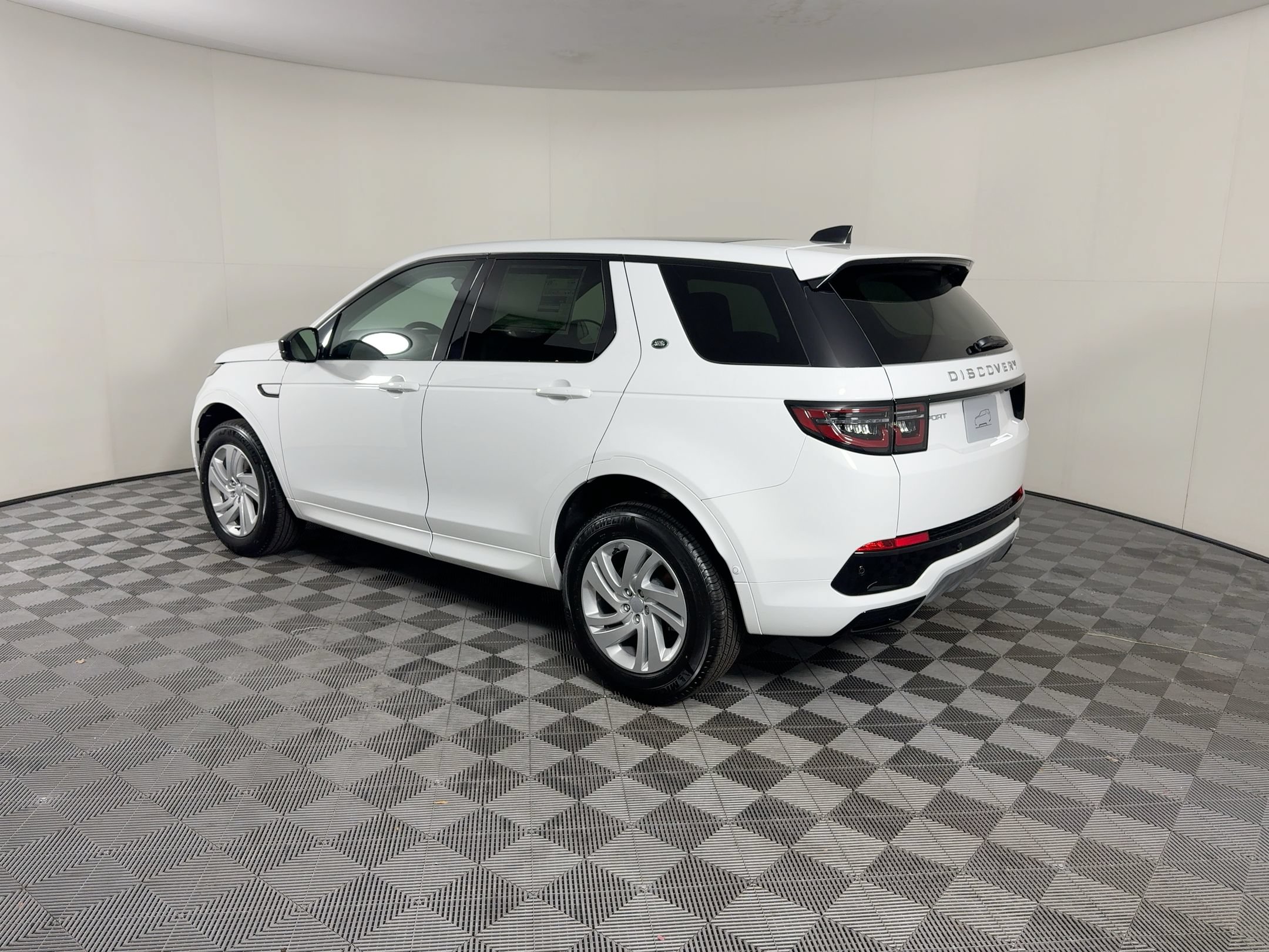 Used 2025 Land Rover Discovery Sport S AWD/4WD image 3
