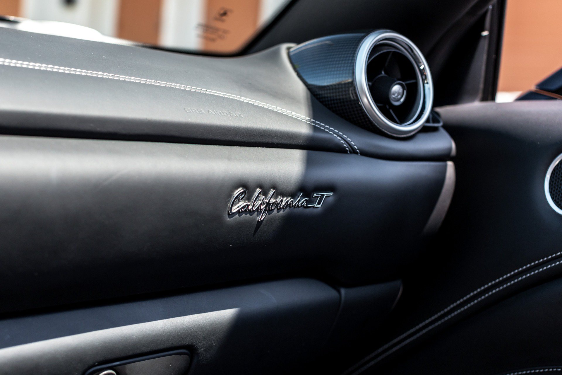 Used 2017 Ferrari California T RWD image 24