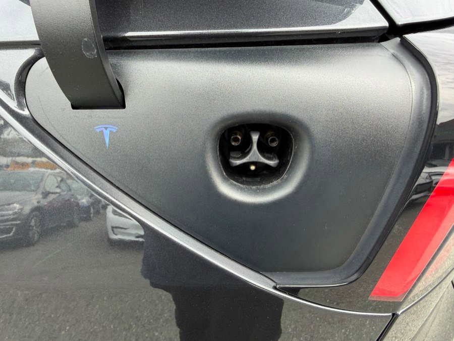 Used 2024 Tesla Model Y Long Range image 52