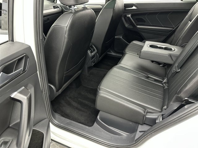 Used 2023 Volkswagen Tiguan SE R-Line AWD/4WD image 22