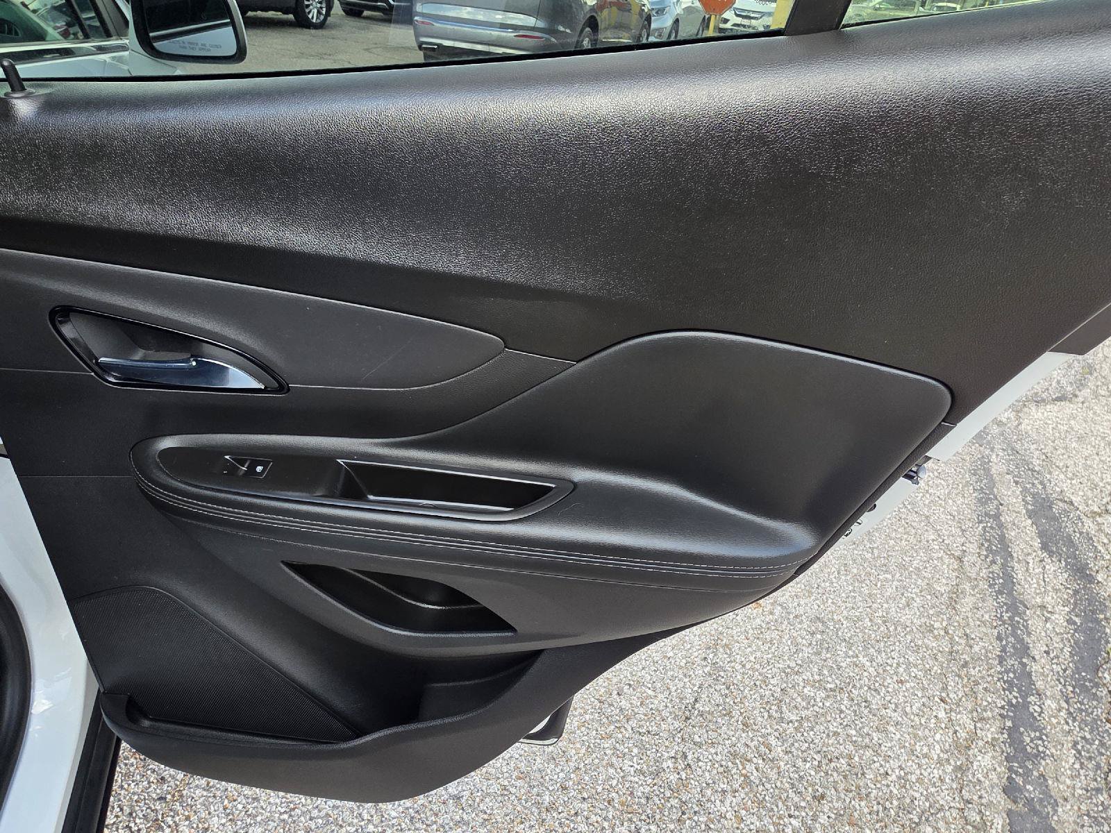 Used 2020 Buick Encore Preferred FWD image 29