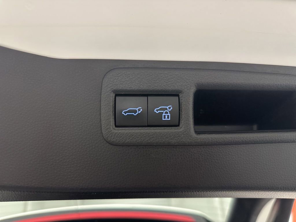 Used 2021 Toyota Venza XLE w/ Softex Package AWD/4WD image 24