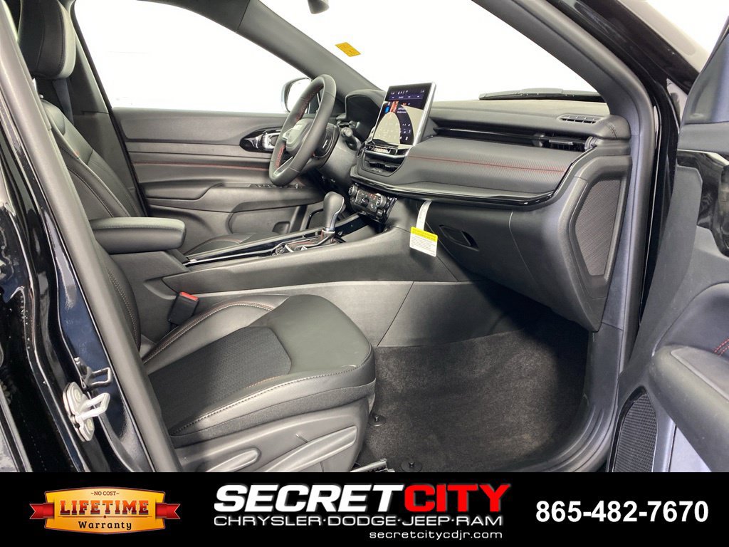 New 2026 Jeep Compass Trailhawk AWD/4WD image 33
