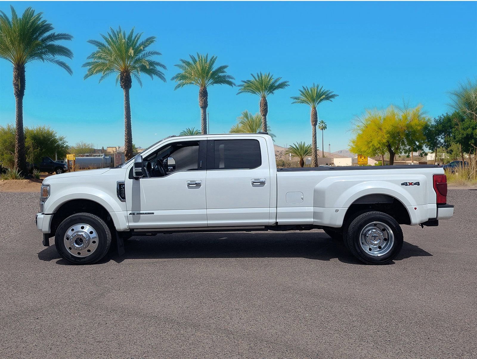 Certified 2022 Ford F450 Platinum AWD/4WD image 2