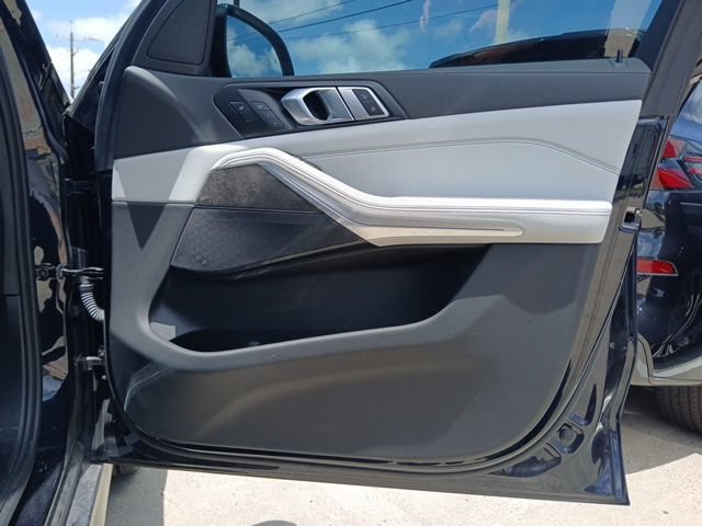 Used 2023 BMW X5 sDrive40i w/ M Sport Package RWD image 17