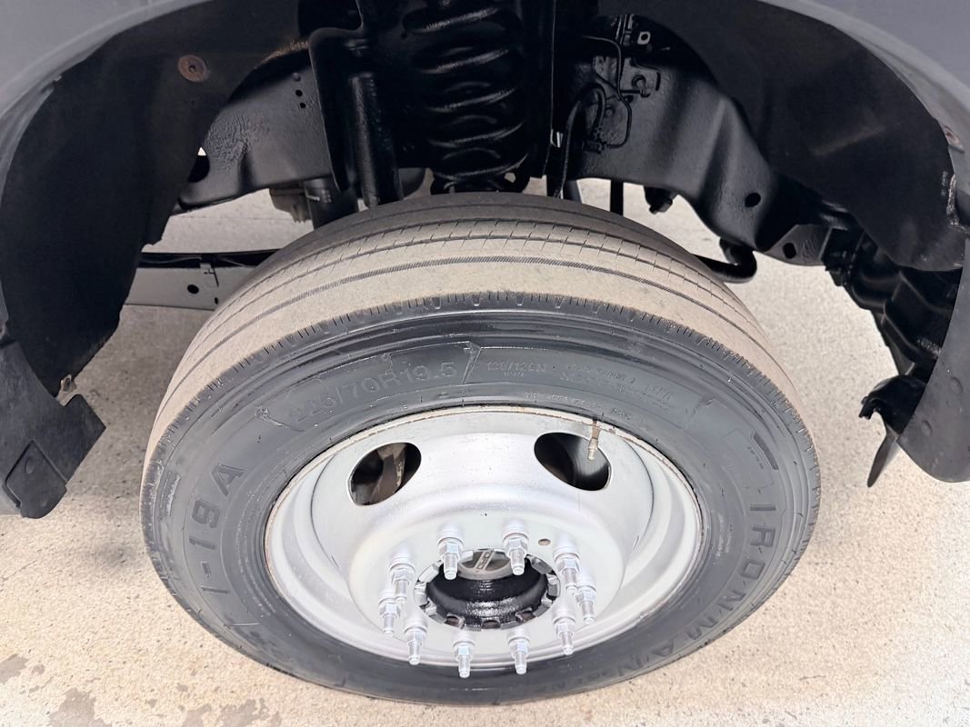 Used 2012 Ford F550 4x4 Crew Cab Super Duty w/ Payload Upgrade Pkg image 17