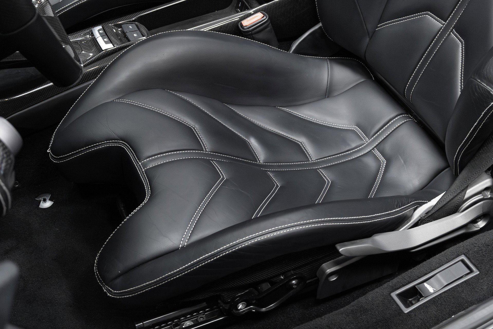 Used 2016 Ferrari 488 Spider image 10