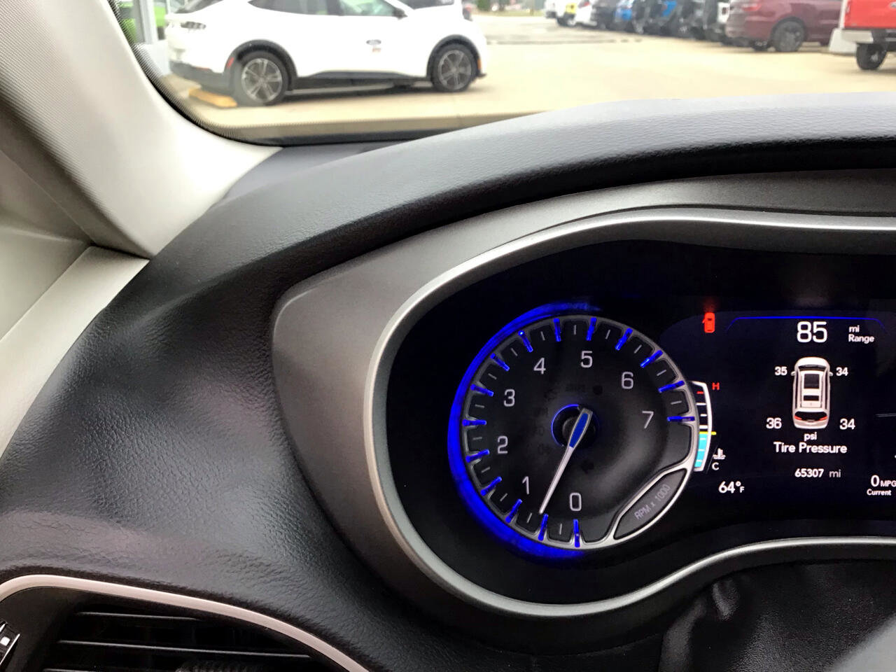 Used 2022 Chrysler Pacifica Touring-L image 27