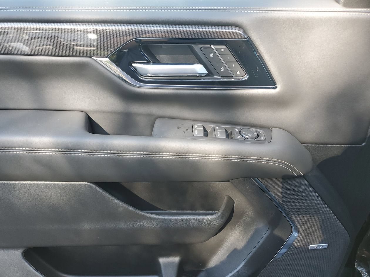 New 2026 GMC Yukon XL Elevation AWD/4WD image 17