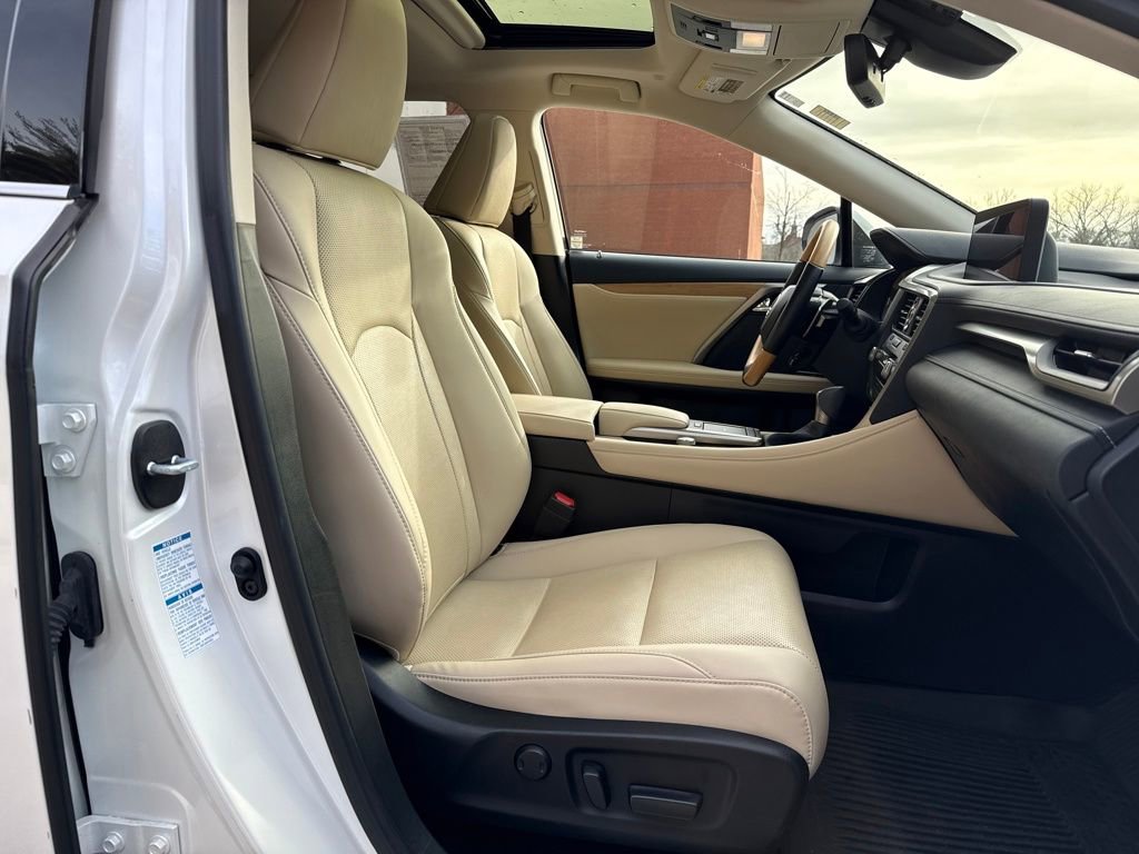 Used 2022 Lexus RX 350L Premium w/ Premium Package image 33