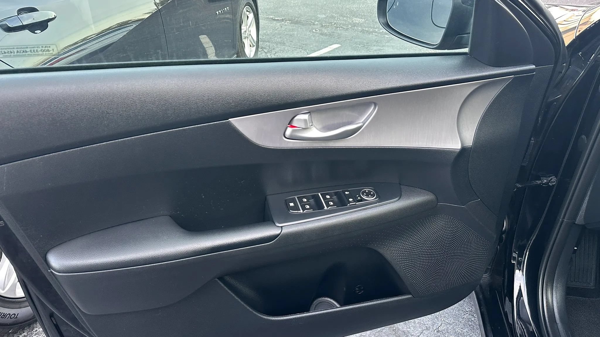 Used 2024 Kia Forte LXS w/ LXS Technology Package FWD image 11