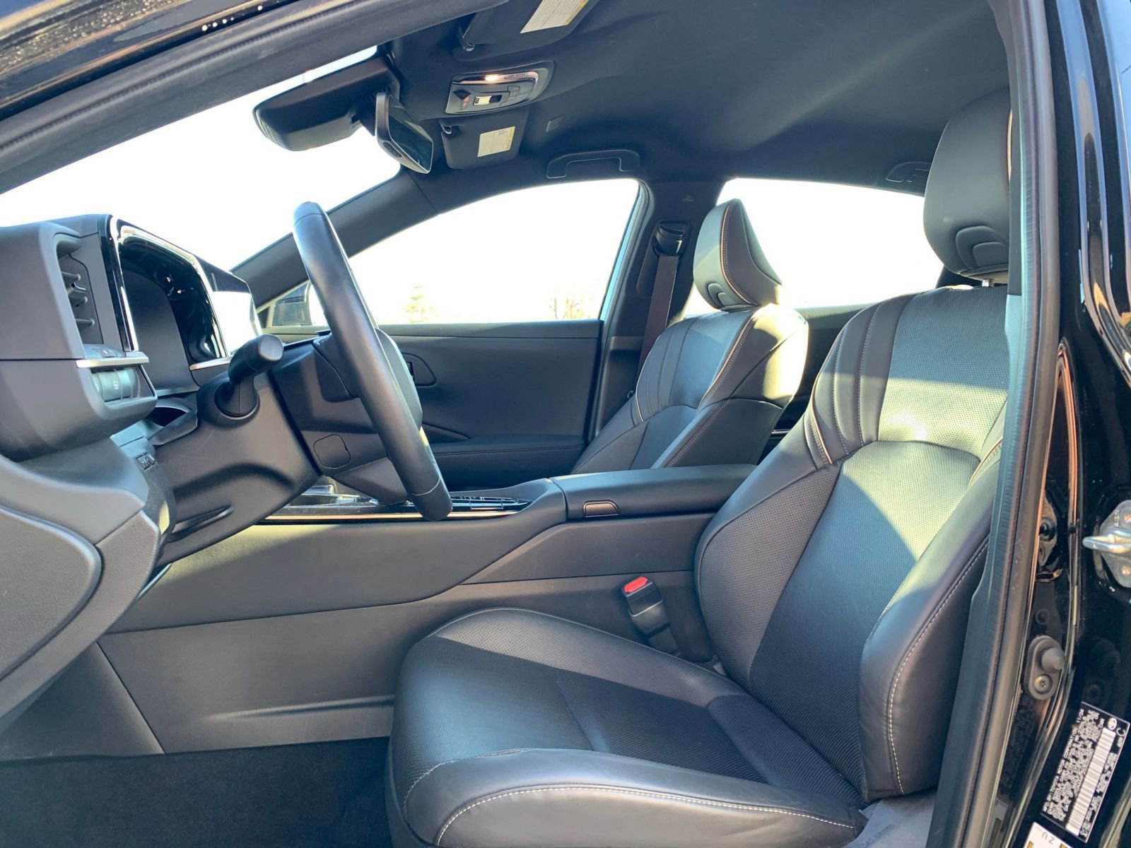 Used 2025 Toyota Crown XLE image 27