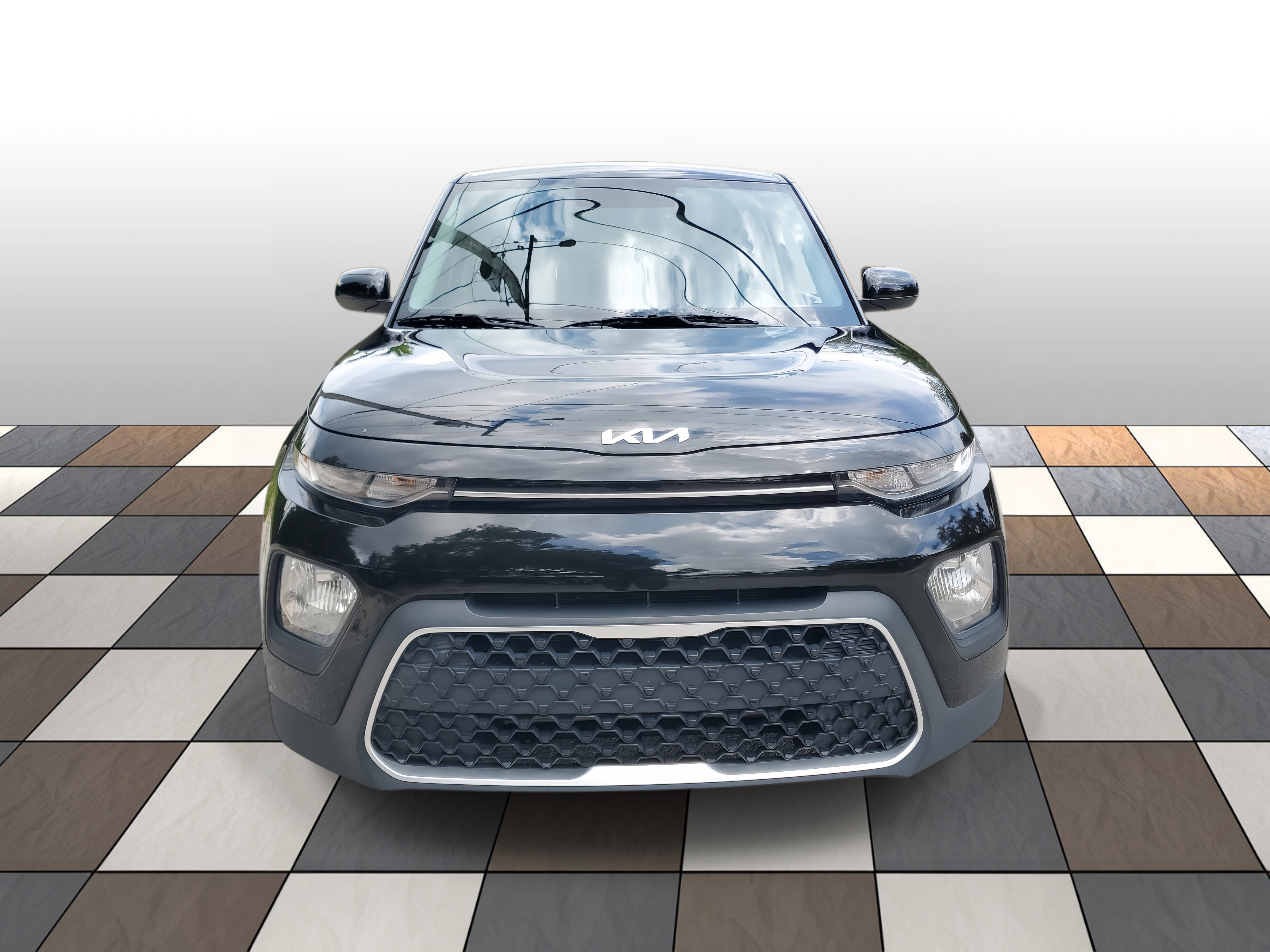 Used 2022 Kia Soul LX FWD image 2