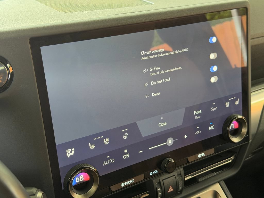 Used 2024 Lexus GX 550 w/ Accessory Package (31) AWD/4WD image 8