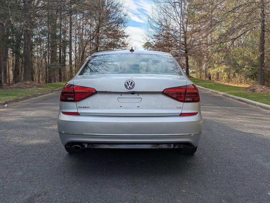 Used 2017 Volkswagen Passat 1.8T R-Line w/ R-Line Lighting Package image 7