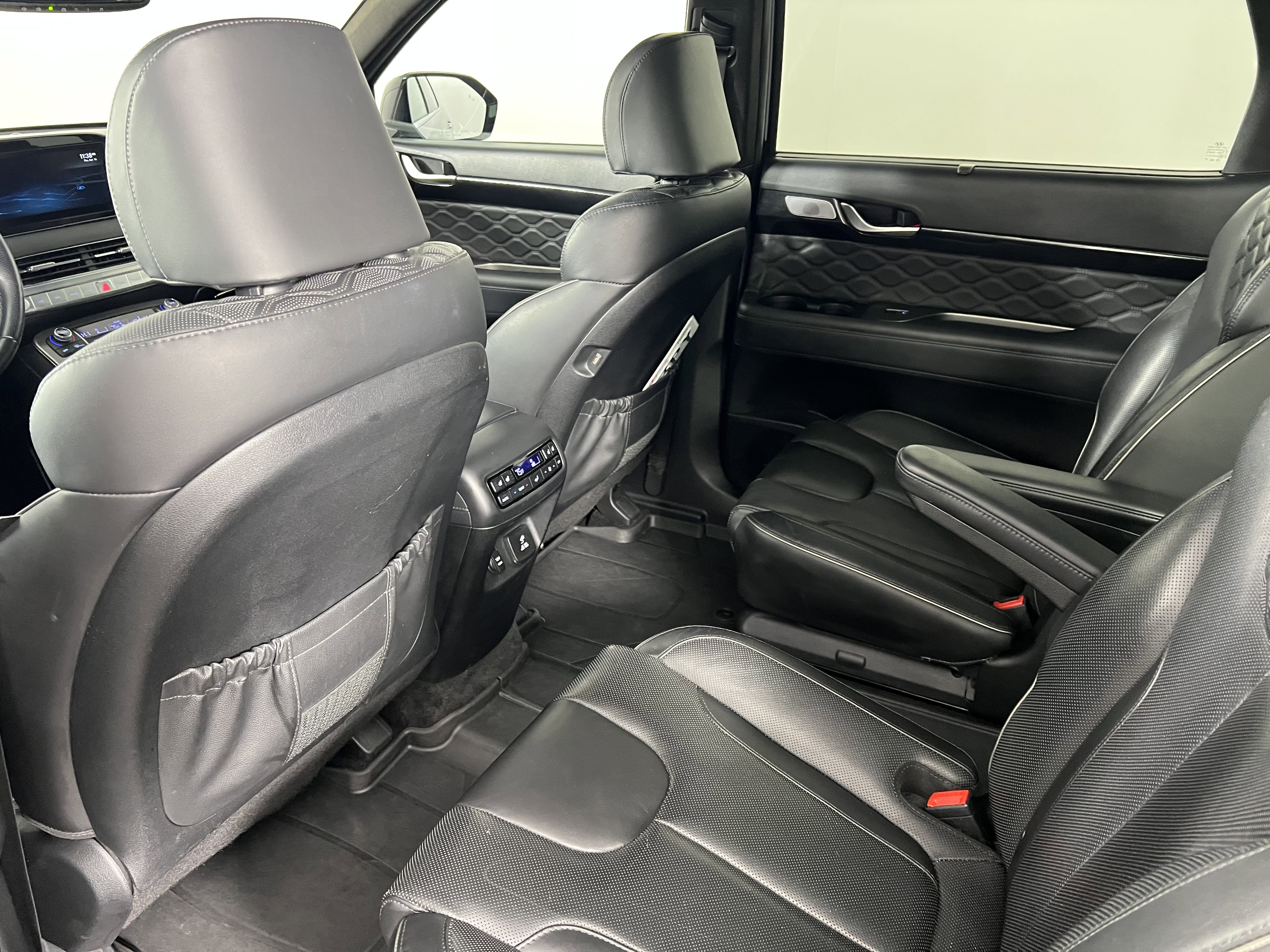 Used 2022 Hyundai Palisade Calligraphy w/ Winter Package image 20