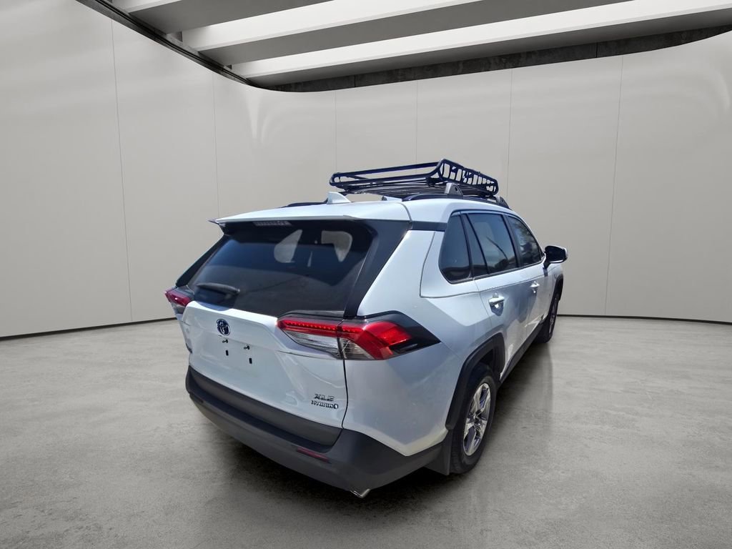 Used 2024 Toyota RAV4 XLE w/ Convenience Package image 9