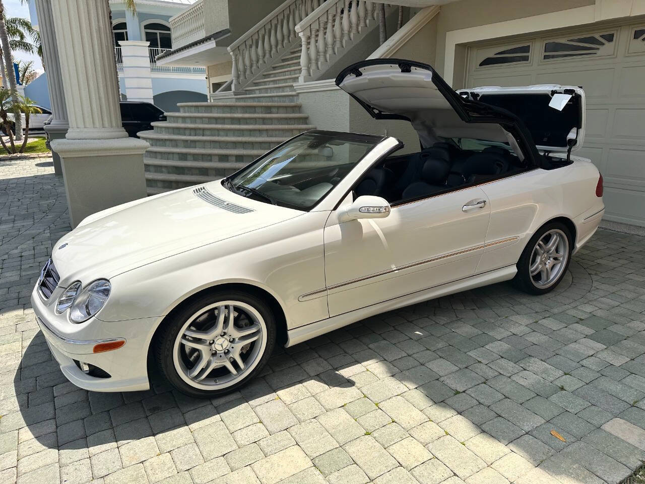 Used 2009 Mercedes-Benz CLK 550 Cabriolet image 54