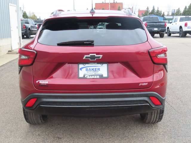 Used 2024 Chevrolet Trax RS w/ Sunroof Package FWD image 12