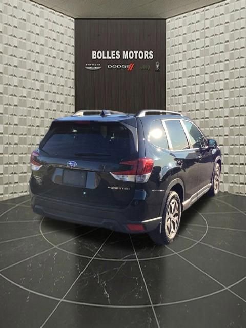 Used 2021 Subaru Forester Premium AWD/4WD image 4