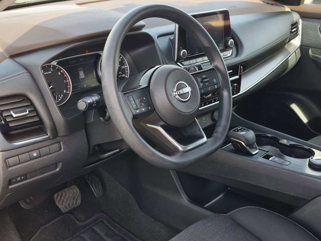 Used 2022 Nissan Rogue SV image 28