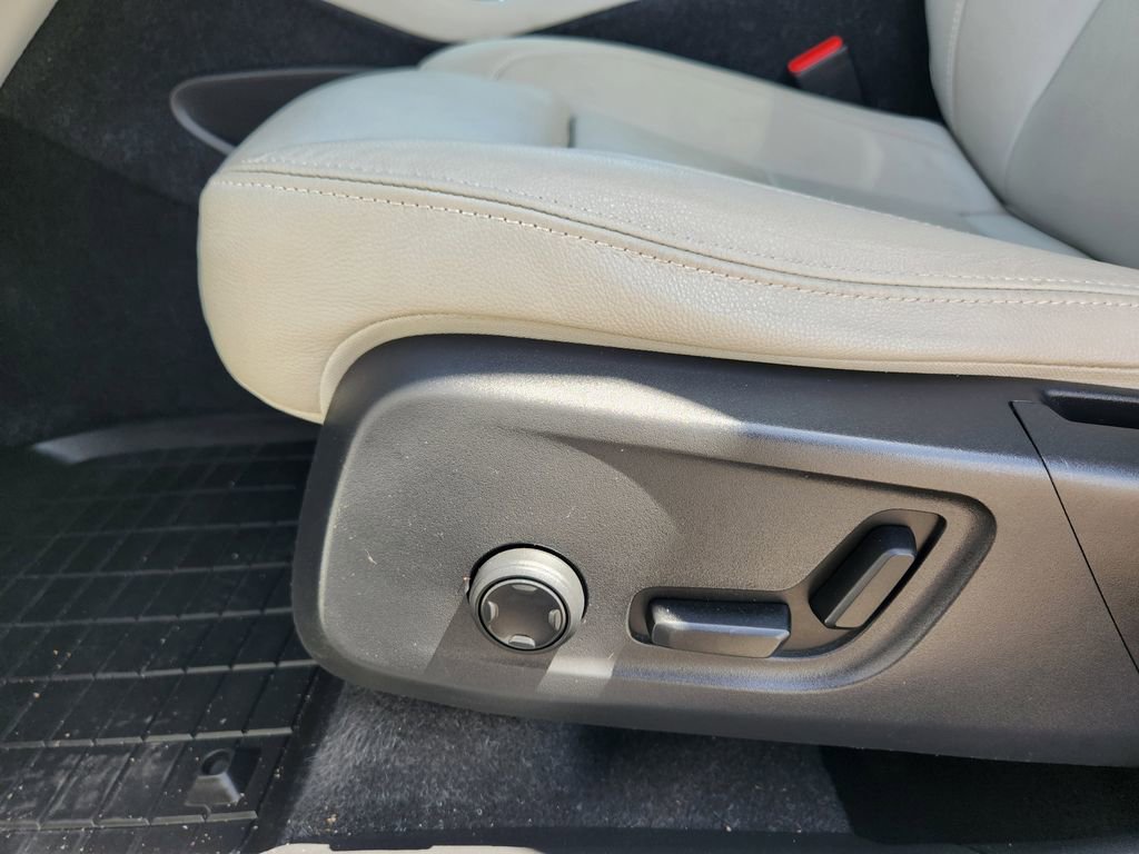 Used 2019 Volvo XC40 T5 Inscription AWD/4WD image 23