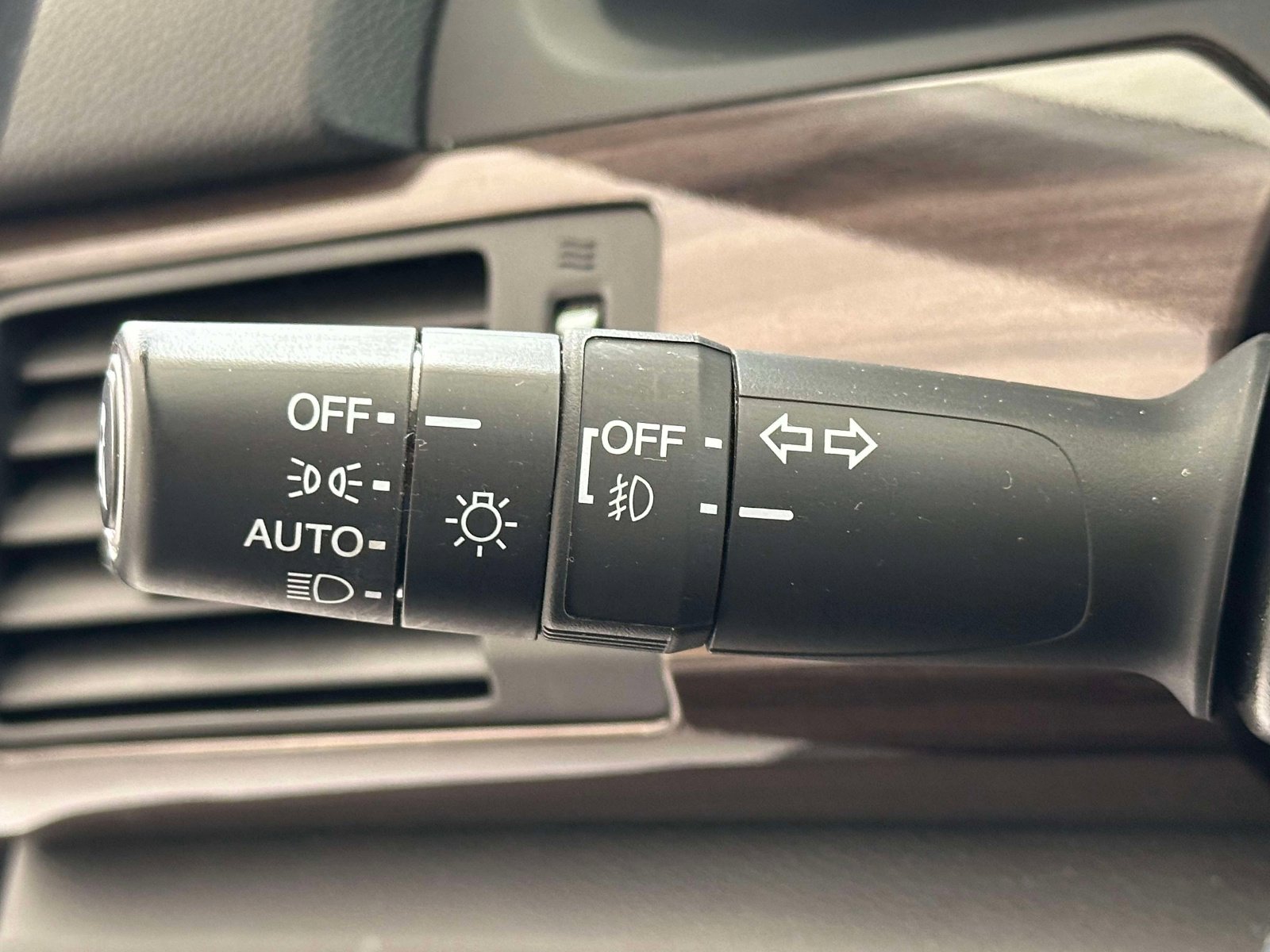 Used 2017 Honda Accord Touring image 23