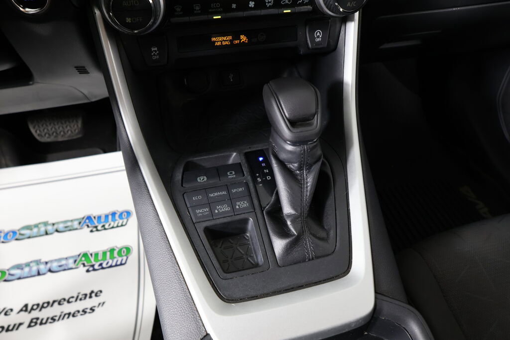 Used 2020 Toyota RAV4 XLE w/ All Weather Liner Package image 33