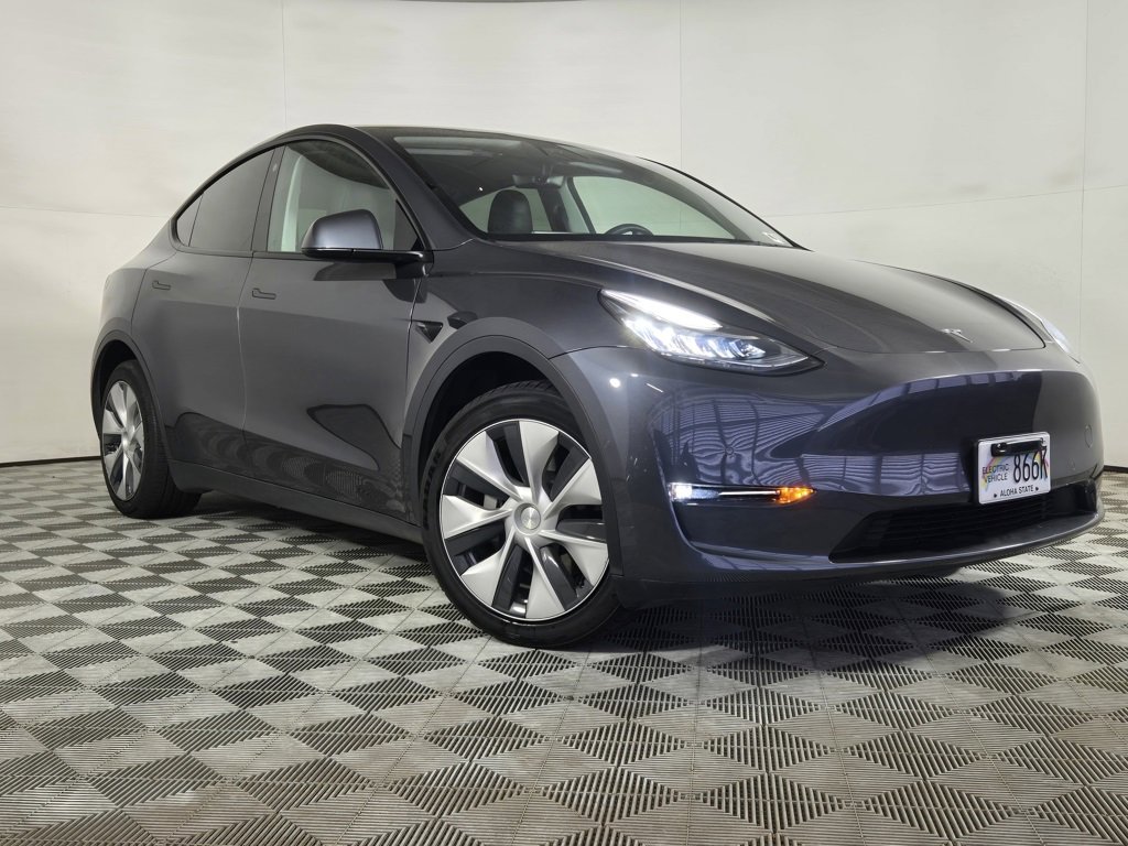 Used 2022 Tesla Model Y Long Range image 2