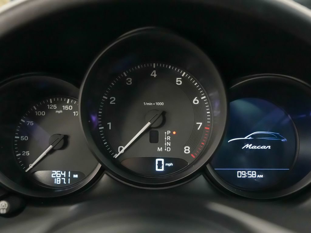 Used 2026 Porsche Macan AWD/4WD image 23